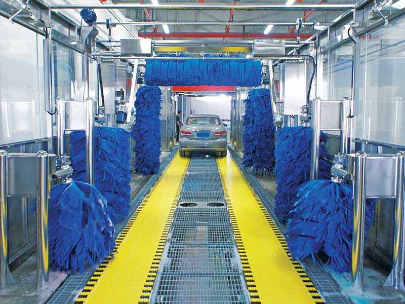 Dual belt conveyor car with with car in it